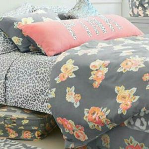 PINK VS Floral duvet cover